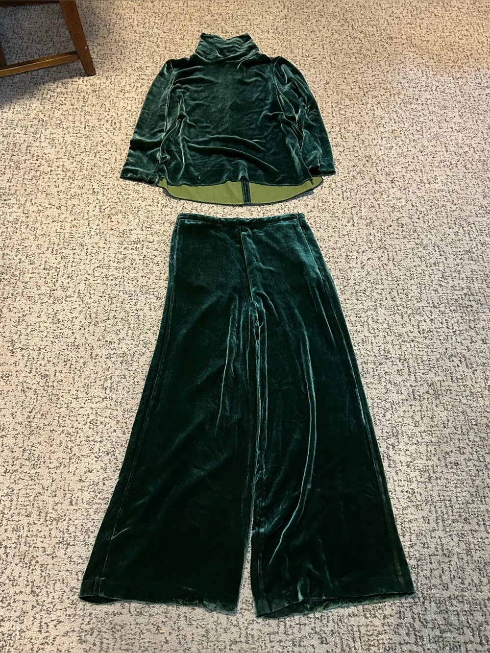 Zara Green Velour Cowl Neck Long Sleeve Sweater & Pants Size Small